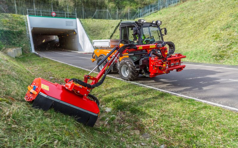 S 130 Green Care Flail Arm Mulcher Municipal Public Services Road App 04 CI20 Portal Image High 3k